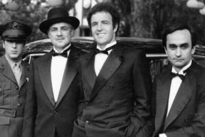 movies, Men, Actor, Legends, The Godfather, Vito Corleone, Michael Corleone, Marlon Brando, Al Pacino, Monochrome, Suits, Uniform, Old car, John Cazale, James Caan, 1972, Families, Gangsters, Soldier